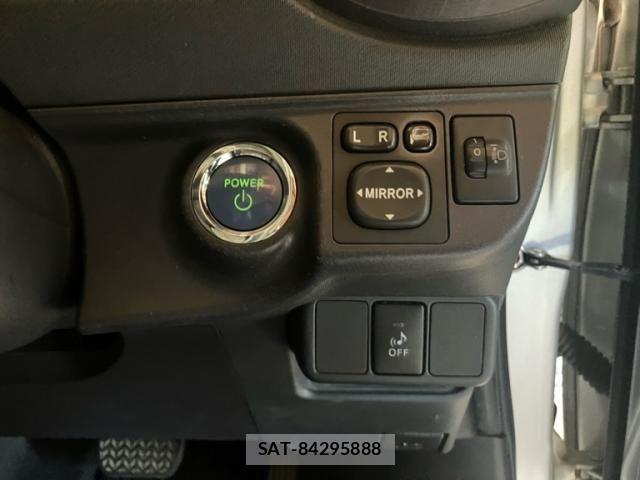 Toyota AQUA 2012-05 7271525-13