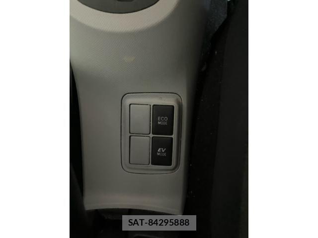 Toyota AQUA 2012-05 7271525-18