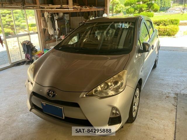 Toyota AQUA 2012-05 7271525-1