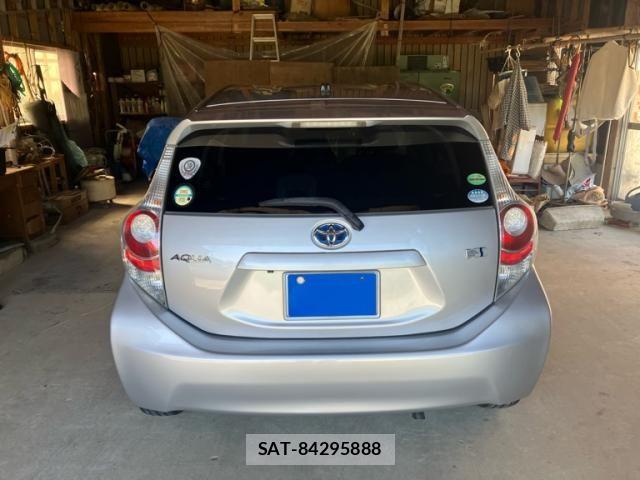 Toyota AQUA 2012-05 7271525-2