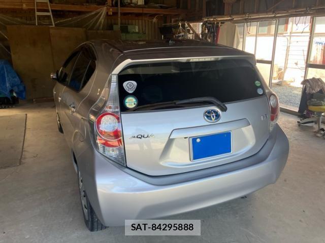 Toyota AQUA 2012-05 7271525-3