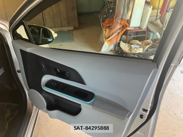 Toyota AQUA 2012-05 7271525-8