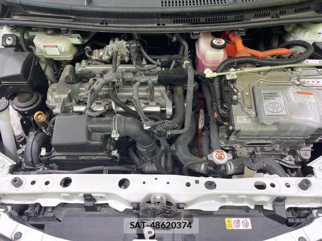 Toyota AQUA 2019-02 7271510-17