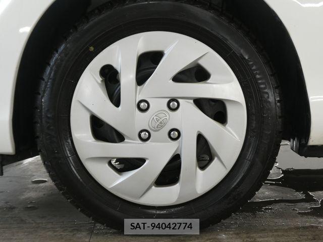 Toyota AQUA 2019-03 7325636-12