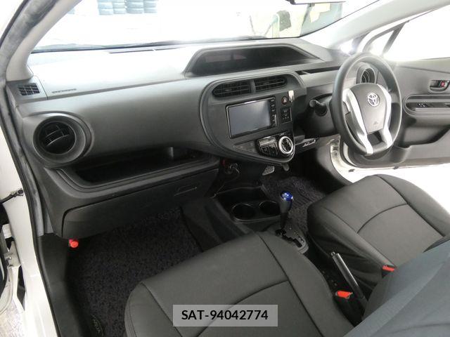 Toyota AQUA 2019-03 7325636-16