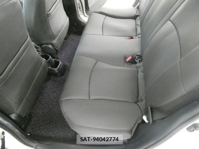 Toyota AQUA 2019-03 7325636-18