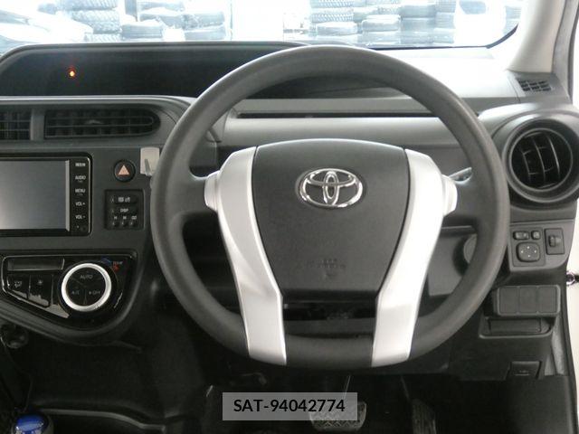 Toyota AQUA 2019-03 7325636-23
