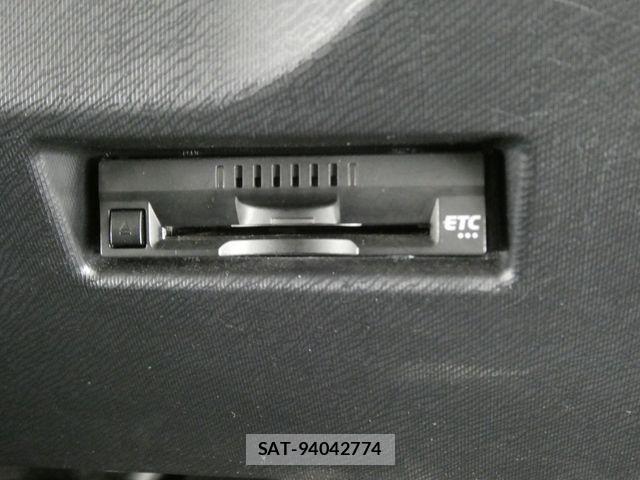 Toyota AQUA 2019-03 7325636-24