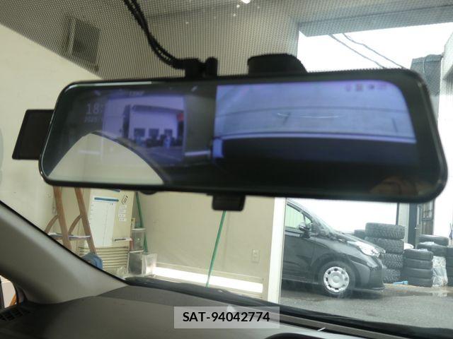 Toyota AQUA 2019-03 7325636-25