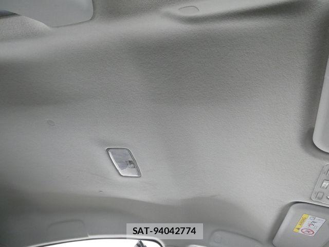 Toyota AQUA 2019-03 7325636-28