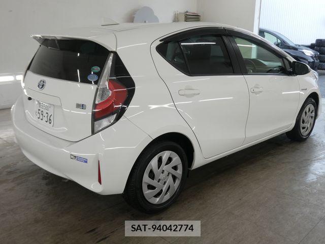 Toyota AQUA 2019-03 7325636-4