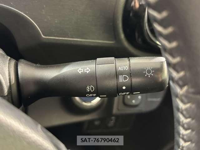 Toyota AQUA 2015-01 7325643-11