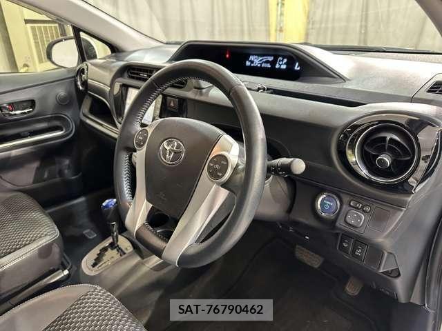 Toyota AQUA 2015-01 7325643-8