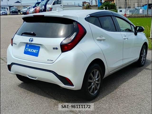 Toyota AQUA 2021-10 7325621-2