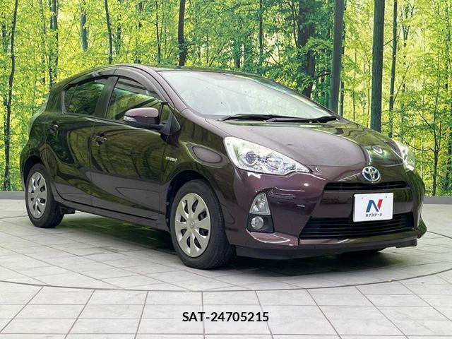 Toyota AQUA 2014-06 7325649-16