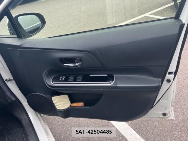 Toyota AQUA 2015-06 7325673-9