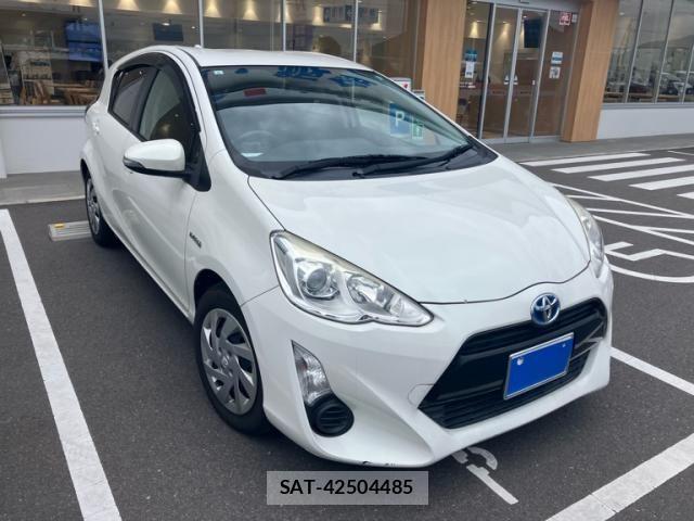 Toyota AQUA 2015-06 7325673-1