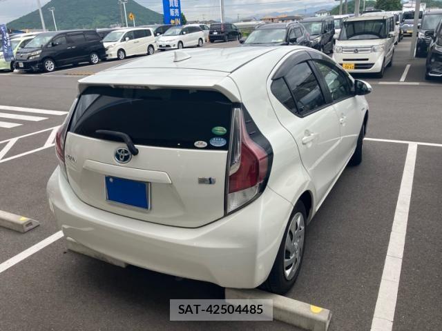 Toyota AQUA 2015-06 7325673-4