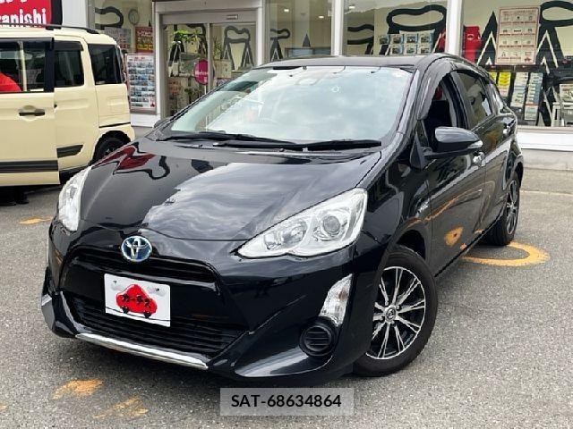 Toyota AQUA 2017-06 7325633-0