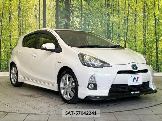 Toyota AQUA 2013-07 7325657-15