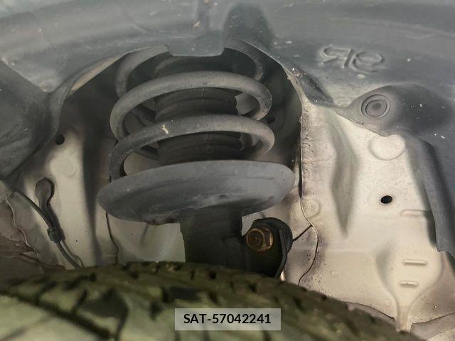 Toyota AQUA 2013-07 7325657-19