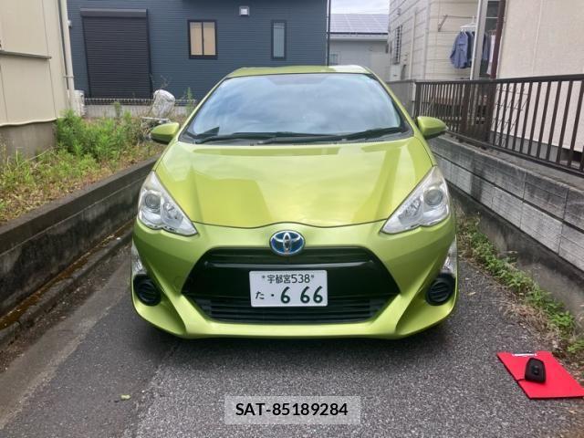 Toyota AQUA 2015-02 7325665-0
