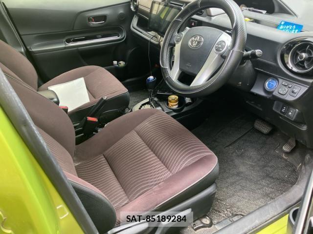 Toyota AQUA 2015-02 7325665-10