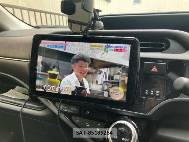 Toyota AQUA 2015-02 7325665-12
