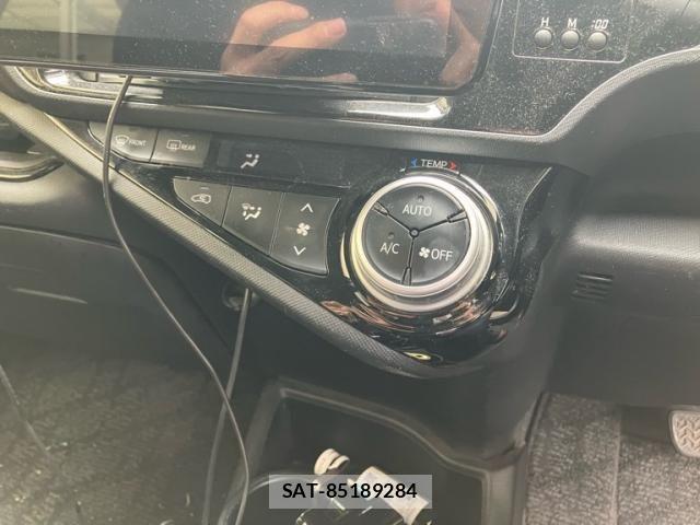 Toyota AQUA 2015-02 7325665-14