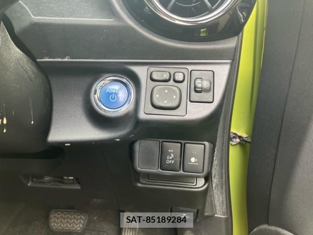 Toyota AQUA 2015-02 7325665-17