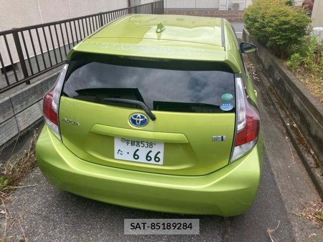 Toyota AQUA 2015-02 7325665-3