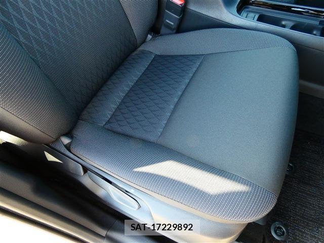 Toyota AQUA 2024-10 7325610-13