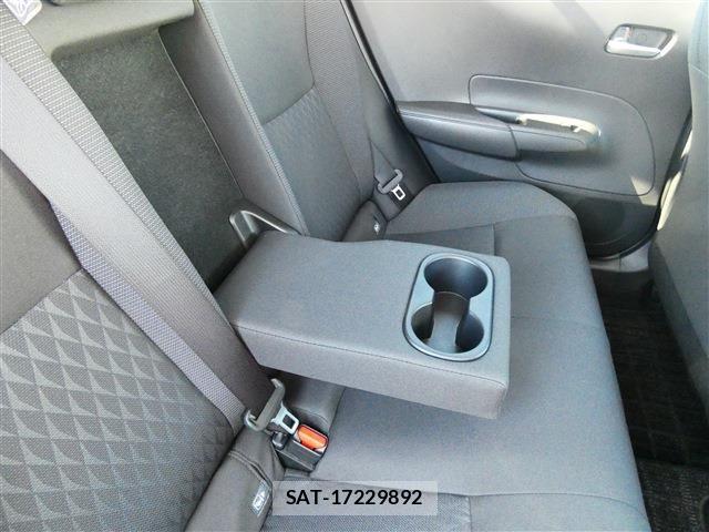 Toyota AQUA 2024-10 7325610-21