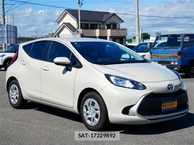 Toyota AQUA 2024-10 7325610-25