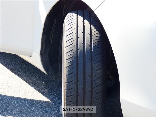 Toyota AQUA 2024-10 7325610-28