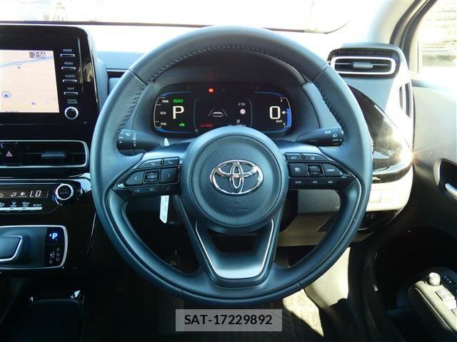 Toyota AQUA 2024-10 7325610-6