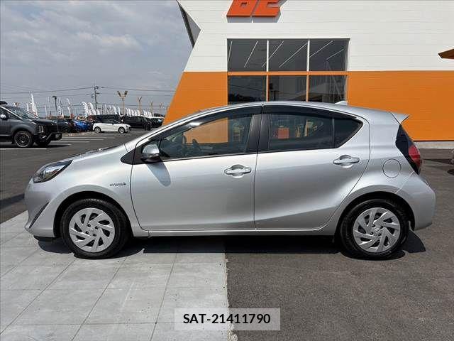 Toyota AQUA 2019-05 7325640-10