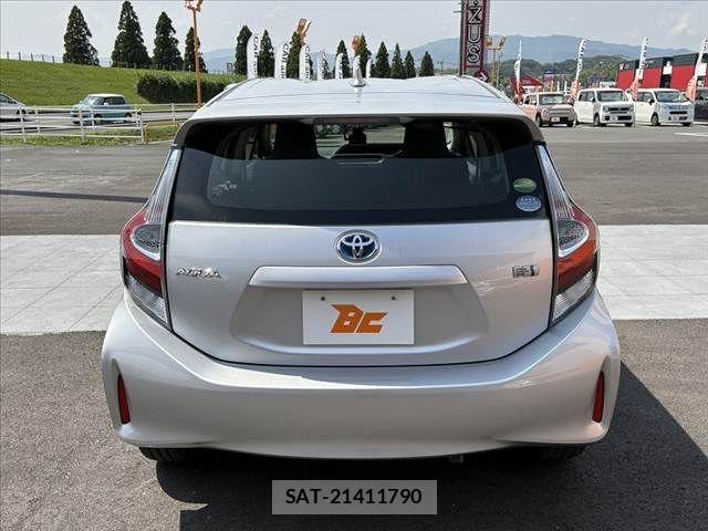 Toyota AQUA 2019-05 7325640-13