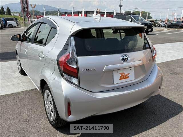 Toyota AQUA 2019-05 7325640-14