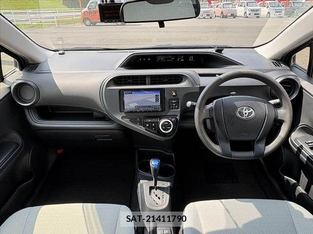 Toyota AQUA 2019-05 7325640-1