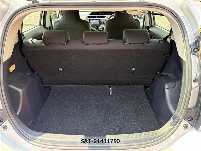 Toyota AQUA 2019-05 7325640-19