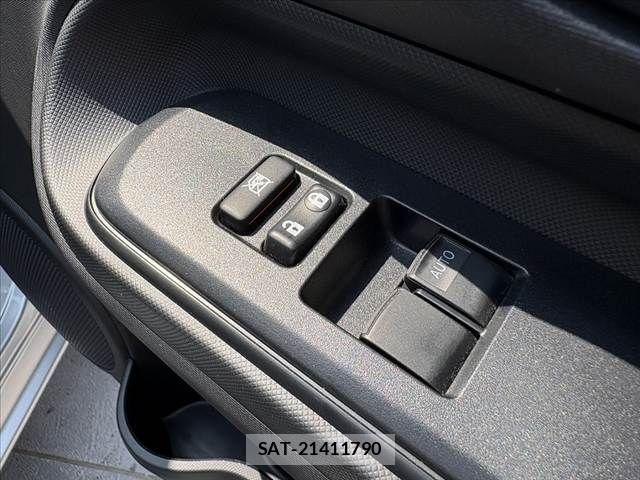 Toyota AQUA 2019-05 7325640-21