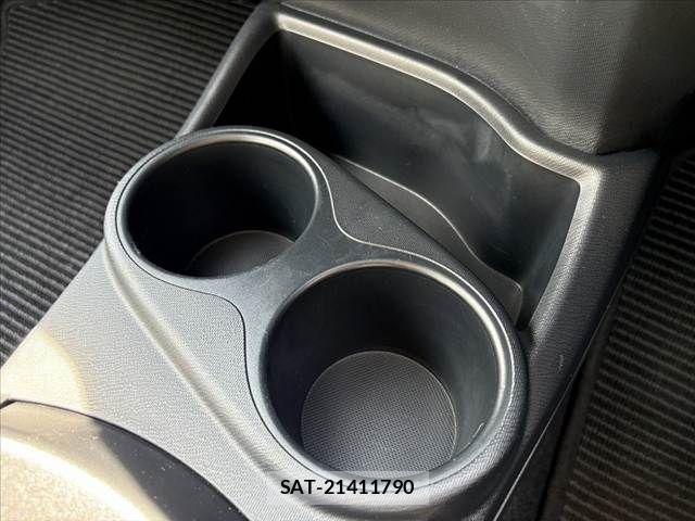 Toyota AQUA 2019-05 7325640-29