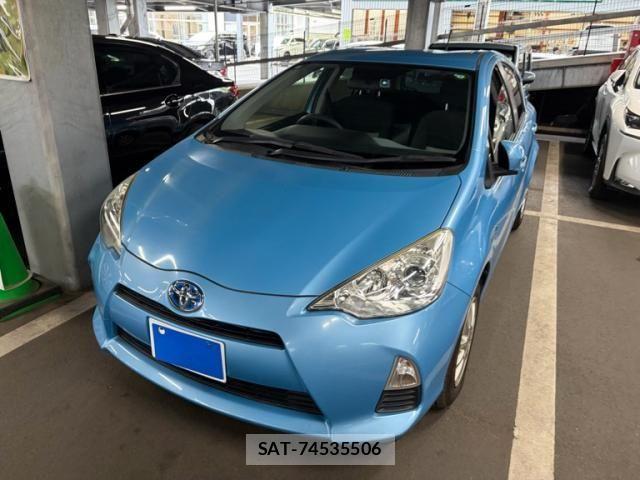 Toyota AQUA 2013-11 7325672-0