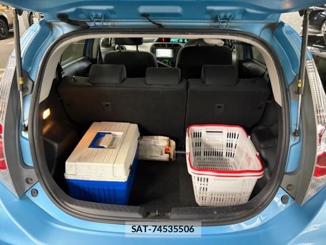 Toyota AQUA 2013-11 7325672-11