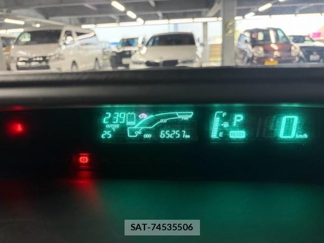 Toyota AQUA 2013-11 7325672-18