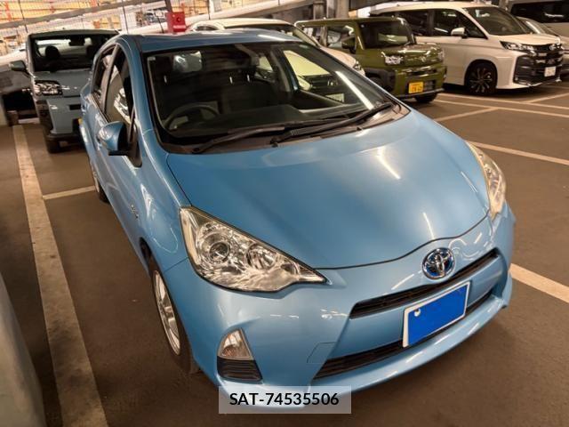 Toyota AQUA 2013-11 7325672-1