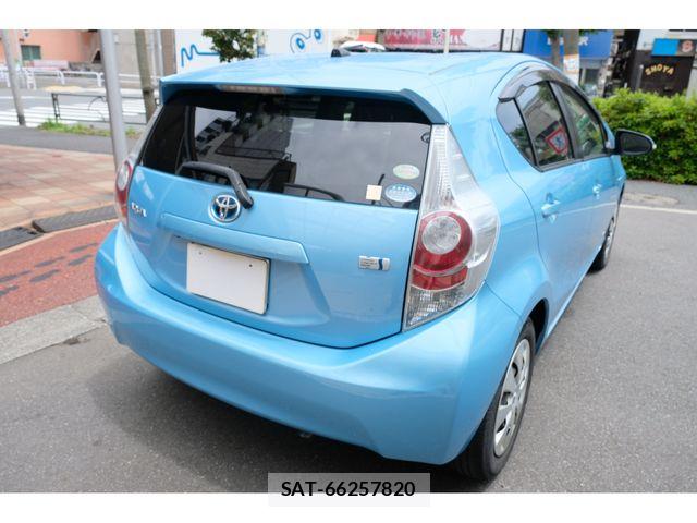 Toyota AQUA 2012-03 7325666-9