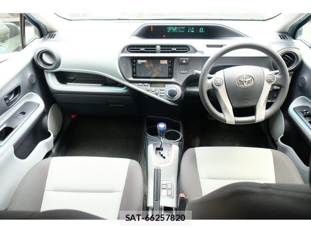 Toyota AQUA 2012-03 7325666-14