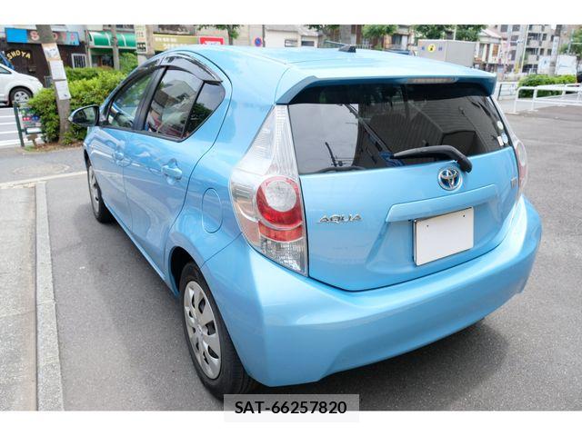 Toyota AQUA 2012-03 7325666-2